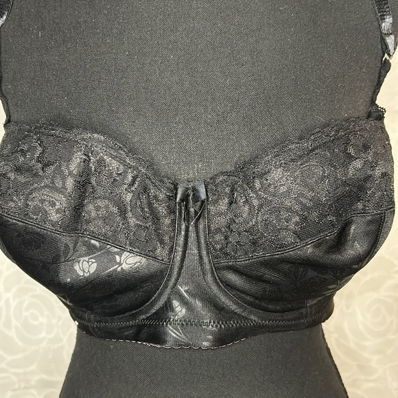 LILYETTE black satin and lace floral bra with underwire. Size 38 D. - Picture 3 of 8
